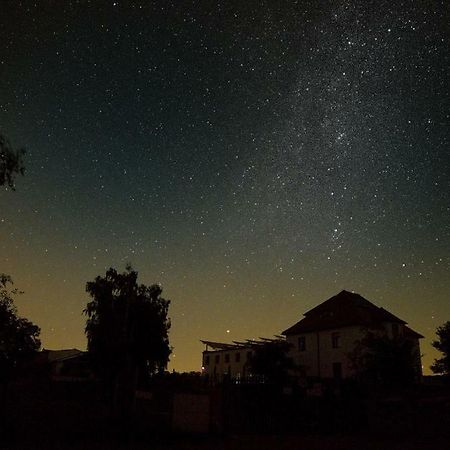 Jeleni Farma Jecmeniste Hotel Vrbovec ภายนอก รูปภาพ
